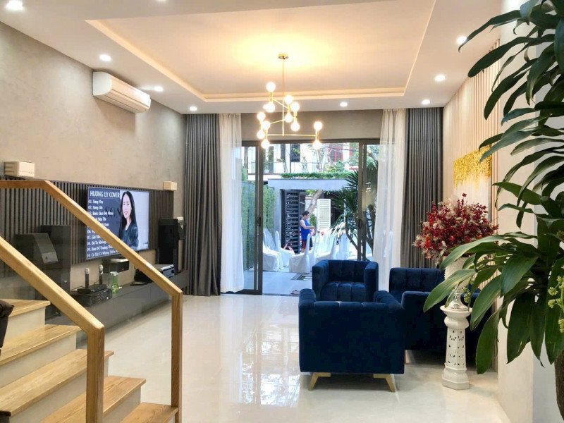 Mình cần bán căn nhà 3 tầng mặt tiền Dương Lâm , Quận Sơn Trà , TP. Đà Nẵng ⭐⭐⭐⭐⭐