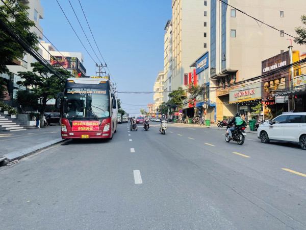Bán đất tặng nhà Đường Thạch Lam, vị trí đẹp 135m2 giá chỉ nhỉnh 12 tỷ