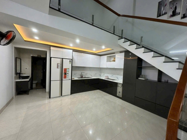 CHO THUÊ NHÀ 2 TẦNG MẶT TIỀN NAM VIỆT Á – GẦN BỜ SÔNG, FULL NỘI THẤT