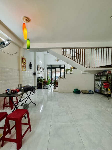 Nhà 2 tầng lệch Đẹp! - Kiệt 2 ô tô tránh - Chỉ 4.8 tỷ - Gần mặt tiền Ông Ích Đường.