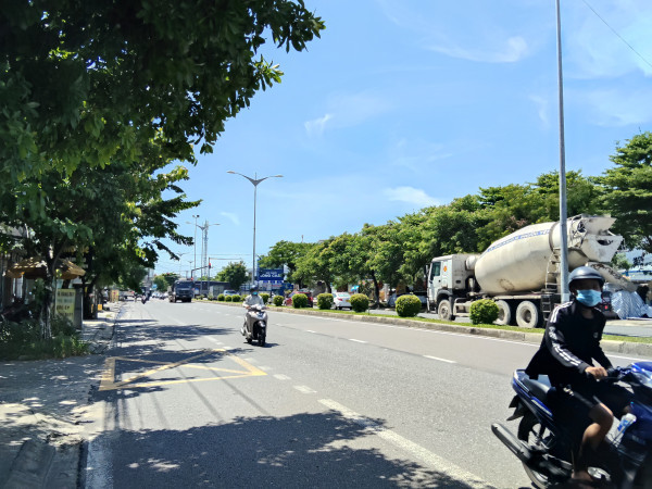 Bán đất ngay ngã tư đèn đỏ chợ điên nam, 150m2 giá 4.3 tỷ, thuận lợi buôn bán