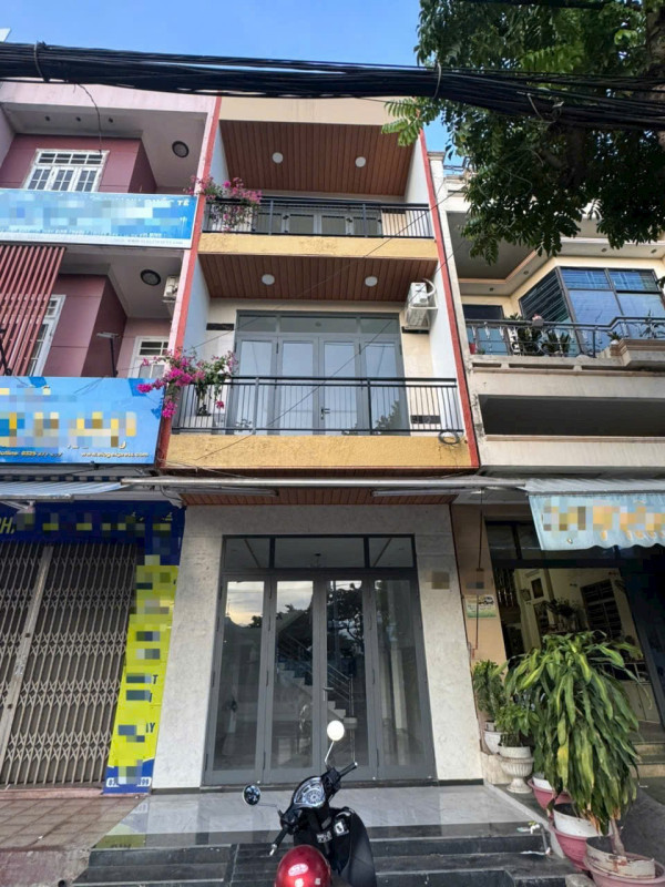 Tôi cần bán nhà 3 tầng mặt tiền Ngô Quyền , Sơn Trà ( Vị Trí Sát Nguyễn Văn Thoại ) ⭐⭐⭐⭐