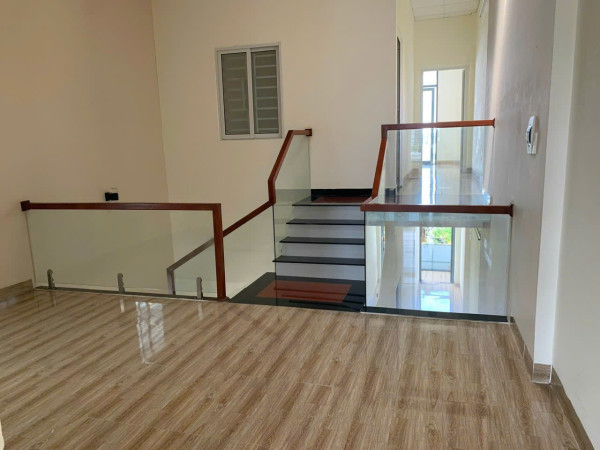 Bán nhà 3 tầng đường 10.5m con đường đẹp nhất Nam Hòa Xuân