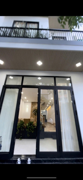 NHÀ MỚI 3 TẦNG HIỆN ĐẠI – FULL NỘI THẤT CAO CẤP – Cạnh Lô Góc NGUYỄN KHÁNH TOÀN
