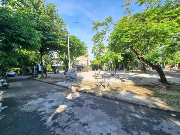 Tôi cần bán nhà c4 mặt tiền đường 3m75 Nại Thịnh 2 , Phường Sơn Trà  ( nhà đối diện công viên ) ⭐⭐⭐