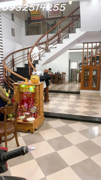 Bán nhà mặt phố Hòa Minh 7, Liên Chiểu, Đà Nẵng. DT 72m2, 3 tầng, 3PN, giá 6.2 tỷ, sổ đỏ. LH: 0932514255