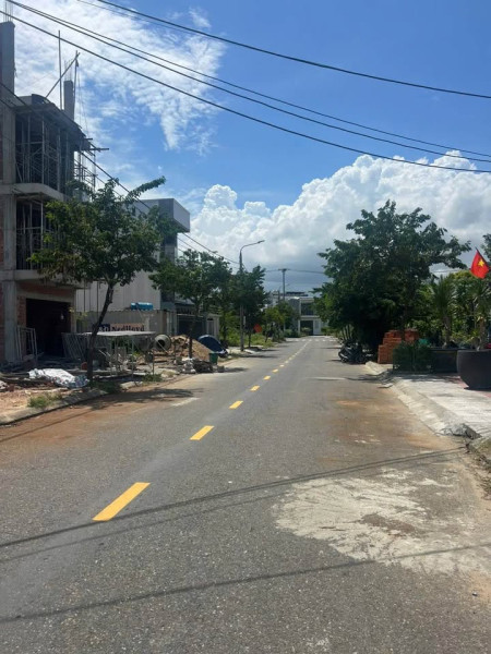 Nam Hòa Xuân - Đầm Sen B2.136 lô 1X Tây Bắc 100m2