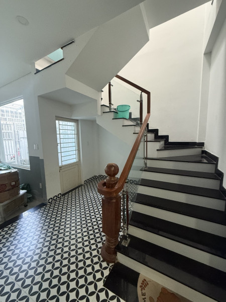 BÁN NHÀ 2 TẦNG - 70m2(Ngang6m) - Kiệt Oto Phan Tứ - Ở cho thuê tốt - Giá : 6.1 tỷ . BÁN NHÀ 2 TẦNG - 70m2(Ngang6m) - Kiệt Oto Phan Tứ - Ở cho thuê tốt - Giá : 6.1 tỷ .