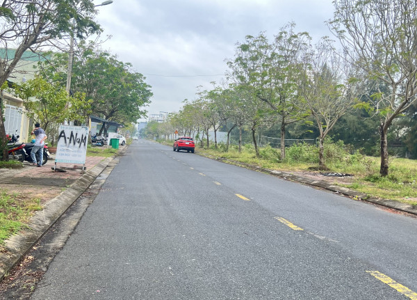 Bán Đất khu đô thị số 3 - Đường Lê Đức Thọ Block C17 - Diện tích 135m2 Giá 4,55 tỷ