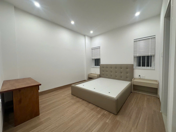 Cho Thuê Căn Hộ Studio Mặt Tiền Đường Chính Hữu, Sơn Trà - Trống 4P