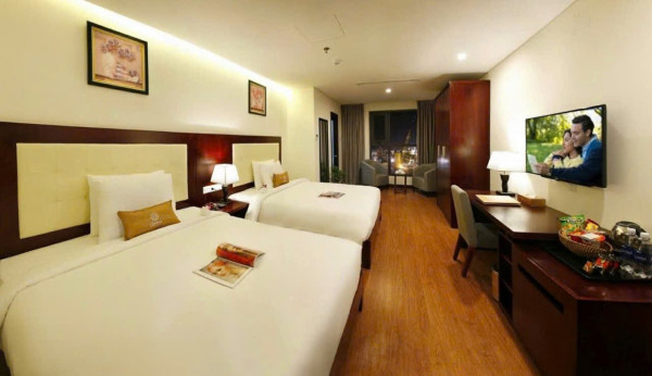 Cho Thuê Toà Khách Sạn Đường Võ Văn Kiệt - 18 Tầng - 90PN & WC