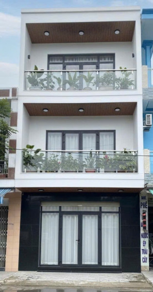 BÁN NHÀ 3 TẦNG PHÙNG TÁ CHU – CÓ DÒNG TIỀN - SÁT BIỂN