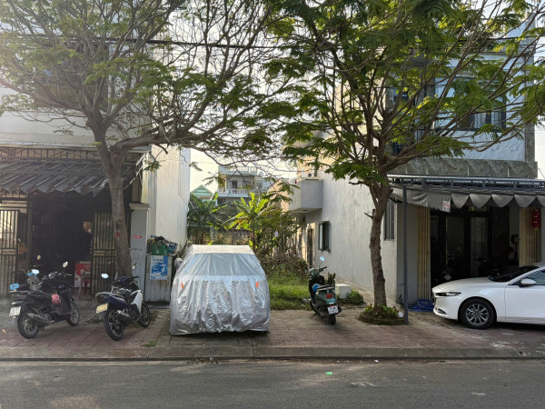 Đất khu Số 3 ,  Dt 137 m  Block C17  sát Fpt