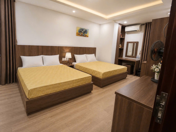 Cho Thuê Toà Khách Sạn - Đường Nguyễn Cao Luyện - 300m2 - 29 Phòng - 5 Tầng