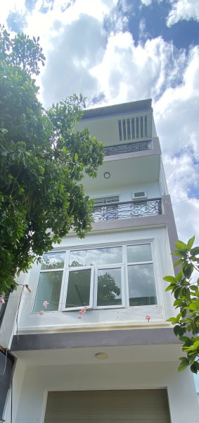 BÁN NHÀ MẶT TIỀN CAO XUÂN DỤC  VỊ TRÍ ĐẸP, KINH DOANH TỐT    Chính chủ gửi bán căn nhà 4 tầng mặt tiền đường Cao Xuân Dục.