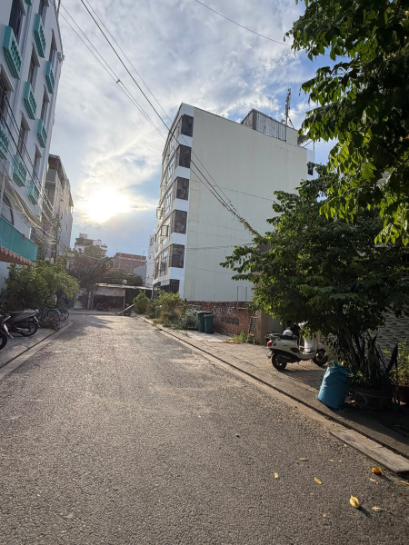 BÁN LÔ ĐẤT ĐƯỜNG NGUYỄN ĐÌNH, NGANG RỘNG 8M, GẦN BIỂN