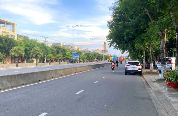 Tôi cần bán lô đất mặt tiền Ngô Quyền , Phường Sơn Trà ,...