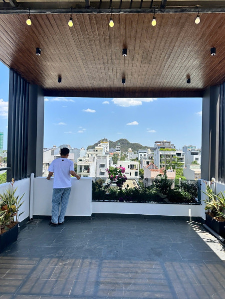 SIÊU PHẨM TÒA CĂN HỘ BIỂN SƠN THỦY ĐÔNG 1 – 5 TẦNG, HỒ BƠI, THANG MÁY – 90M² – CHỈ 16,X TỶ