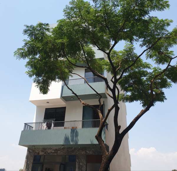 Bán tòa Căn Hộ, 4 tầng 8 phòng Trục Chính Shop House khu FPT