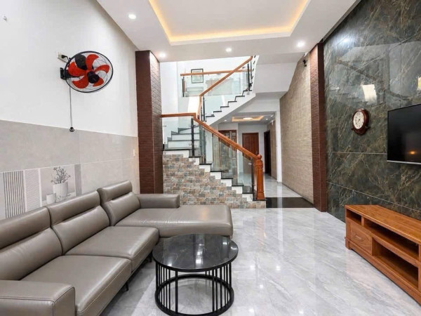 Nhà 3 tầng gần biển Mỹ Khê giá tốt, cơ hội vàng để đầu tư và an cư Giá Chỉ 6 Đồng