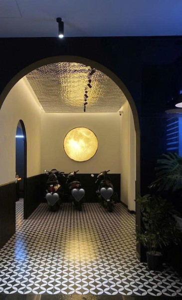 CHO THUÊ TOÀ KHÁCH SẠN NGAY BÃI TẮM SƠN THUỶ