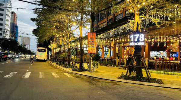 CHO THUÊ MẶT BẰNG ĐƯỜNG HỒ NGHINH, VỊ TRÍ ĐẸP